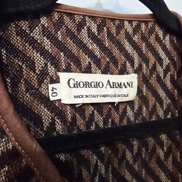 Giorgio Armani Wool Poncho | Made in Italy - Picture 5 of 7